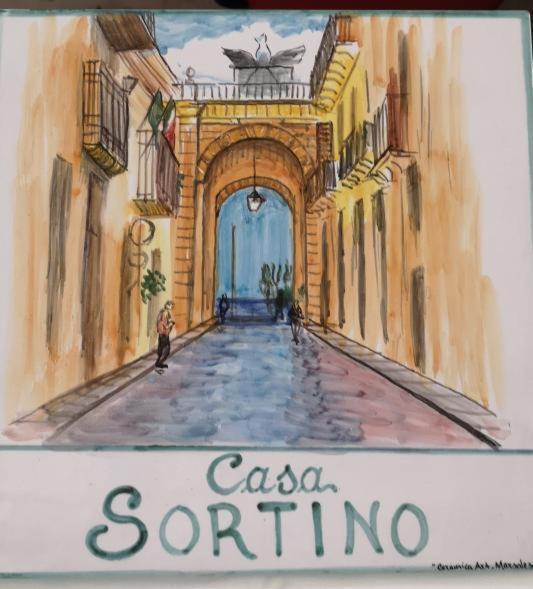 Casa Sortino. Nel Cuore Di Marsala. Villa Bagian luar foto